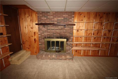 28 Allesarn Road Asheville NC 28804