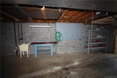 28 Allesarn Road Asheville NC 28804