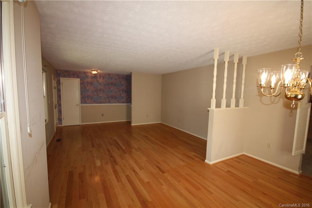 28 Allesarn Road Asheville NC 28804