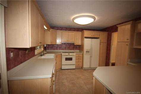 28 Allesarn Road Asheville NC 28804