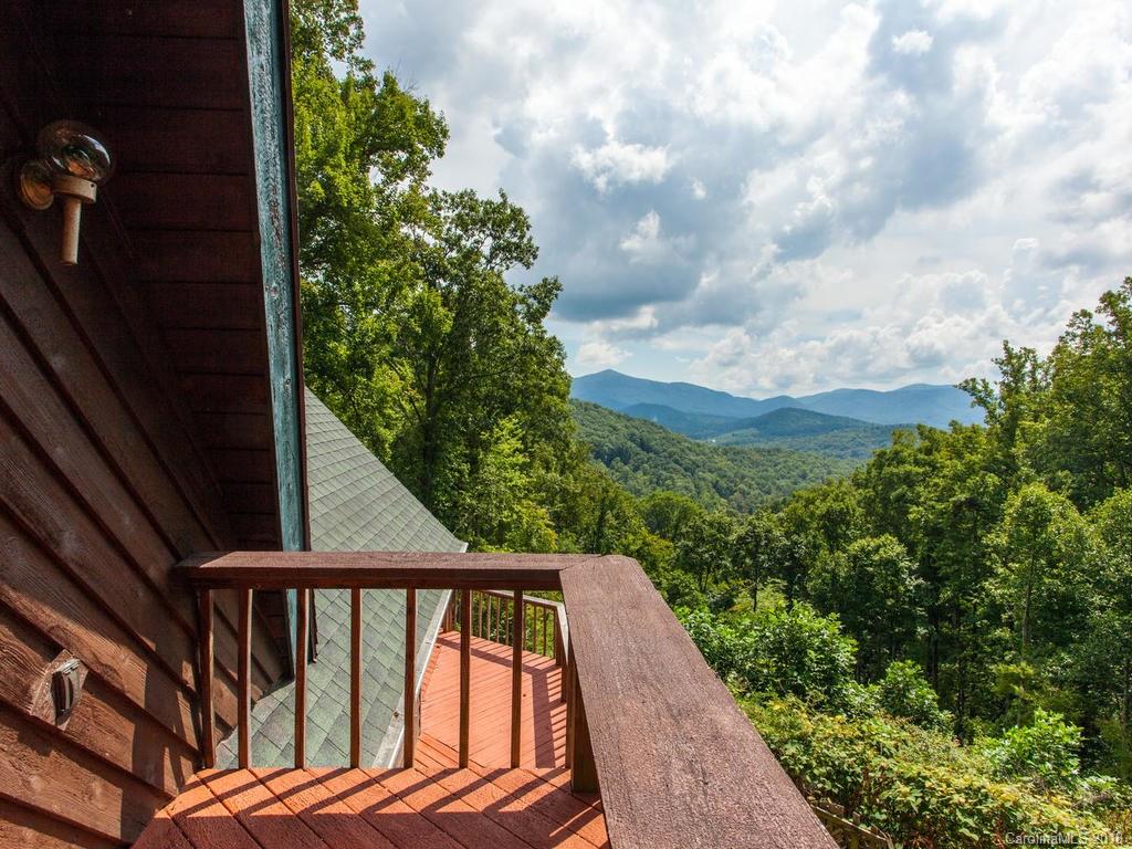102 Weeping Cherry Forest Road Fairview NC 28730