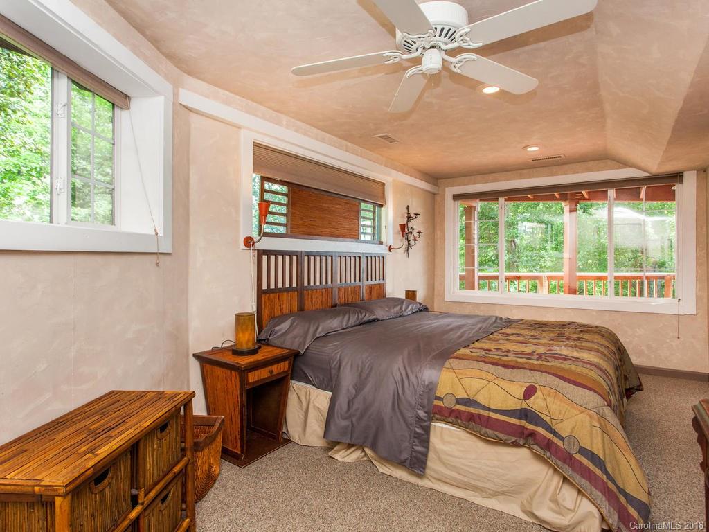 102 Weeping Cherry Forest Road Fairview NC 28730