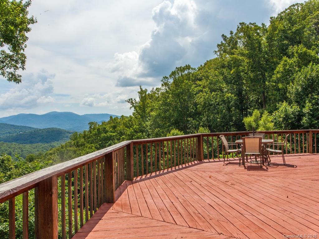 102 Weeping Cherry Forest Road Fairview NC 28730