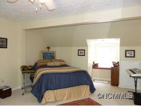 17 Riverbend Drive Asheville NC 28805