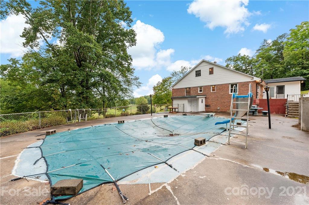 1039 Golf Course Road Old Fort NC 28762