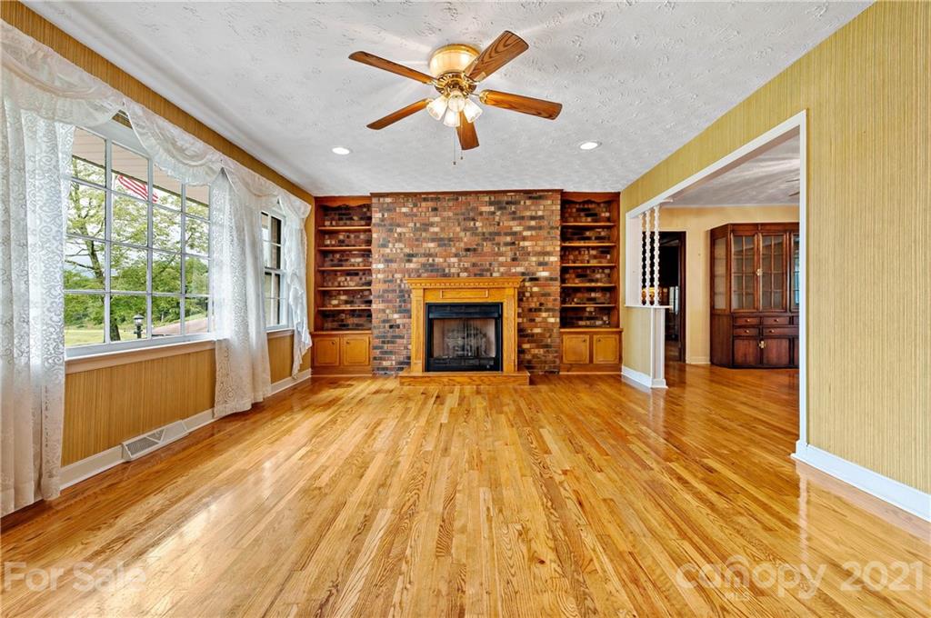 1039 Golf Course Road Old Fort NC 28762