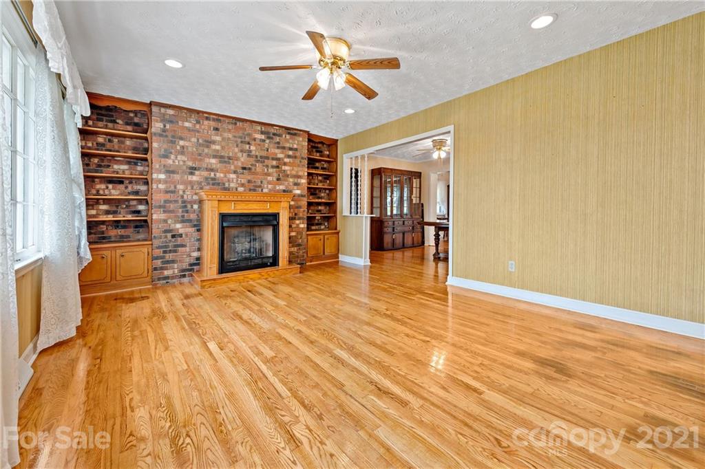 1039 Golf Course Road Old Fort NC 28762