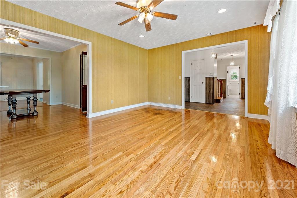 1039 Golf Course Road Old Fort NC 28762