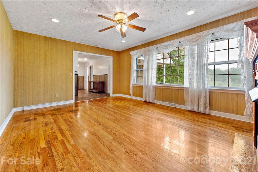 1039 Golf Course Road Old Fort NC 28762