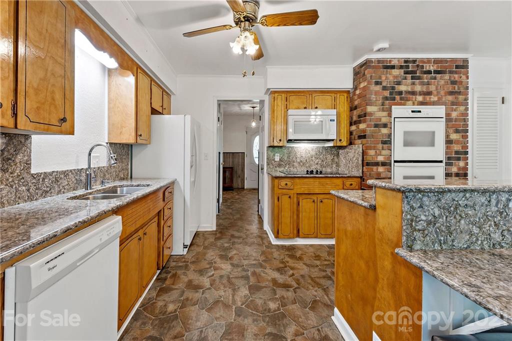 1039 Golf Course Road Old Fort NC 28762