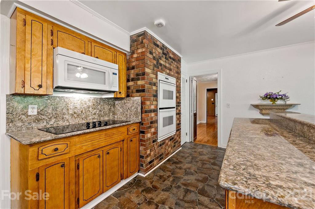1039 Golf Course Road Old Fort NC 28762