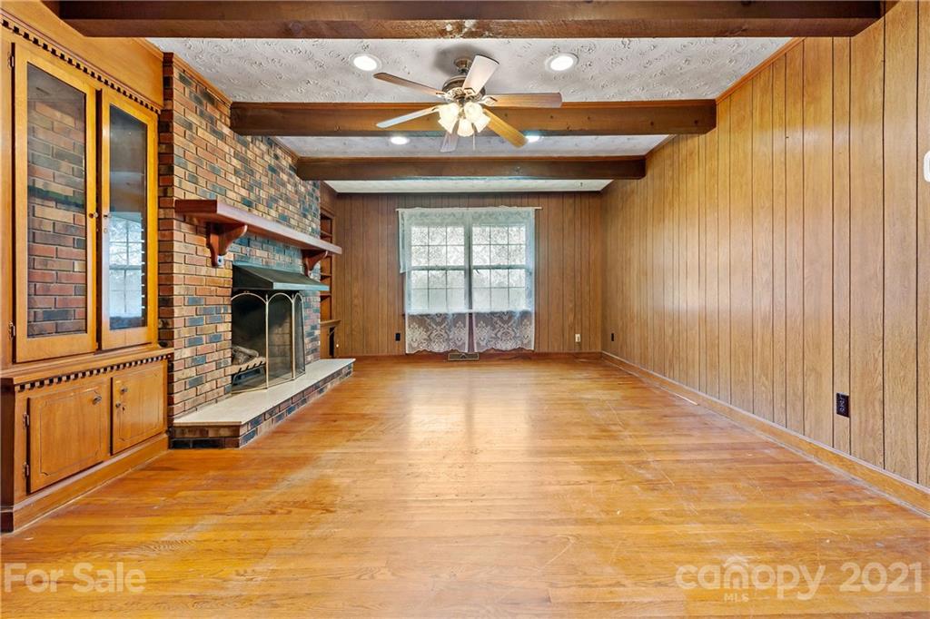 1039 Golf Course Road Old Fort NC 28762