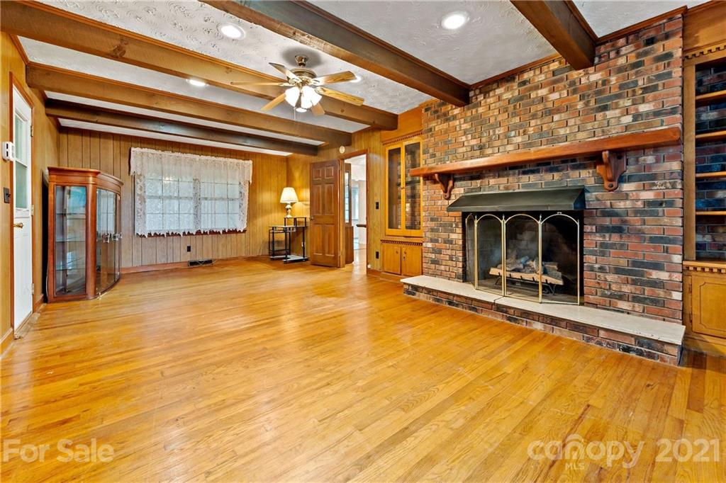 1039 Golf Course Road Old Fort NC 28762