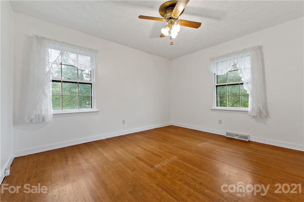 1039 Golf Course Road Old Fort NC 28762