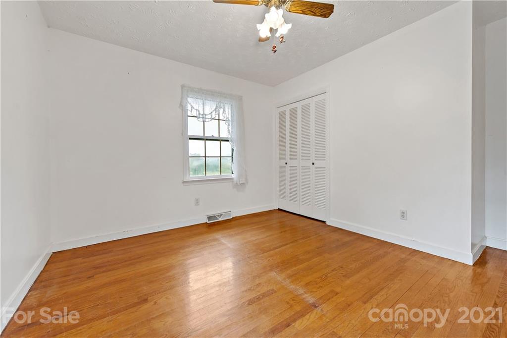 1039 Golf Course Road Old Fort NC 28762