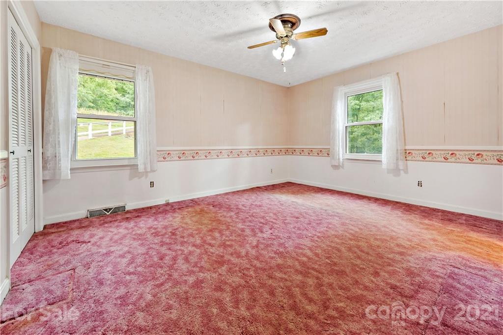 1039 Golf Course Road Old Fort NC 28762