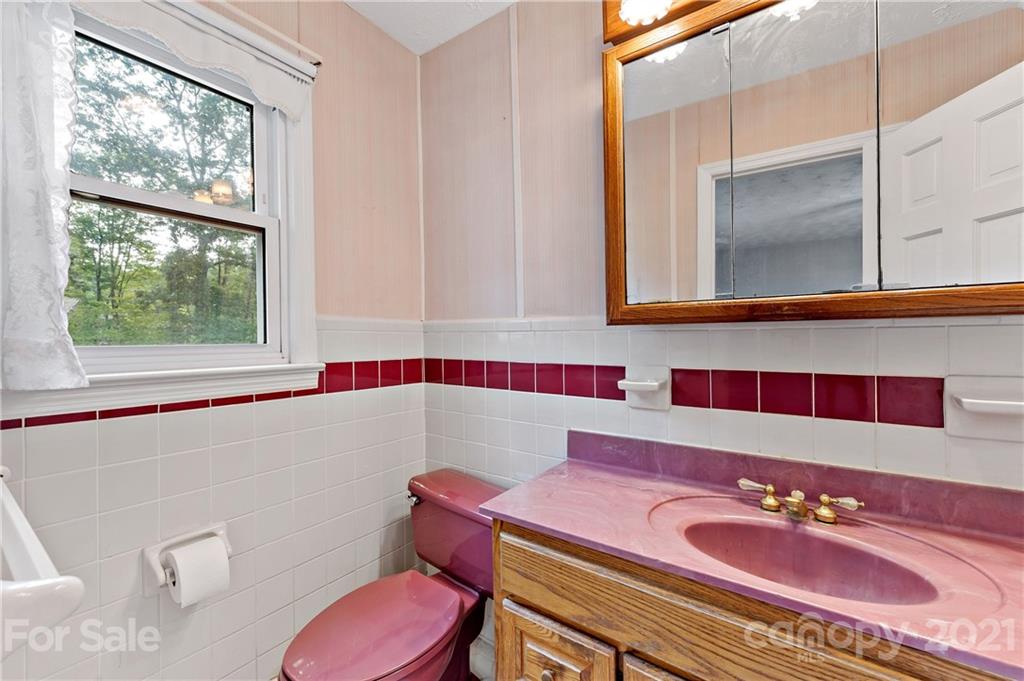 1039 Golf Course Road Old Fort NC 28762