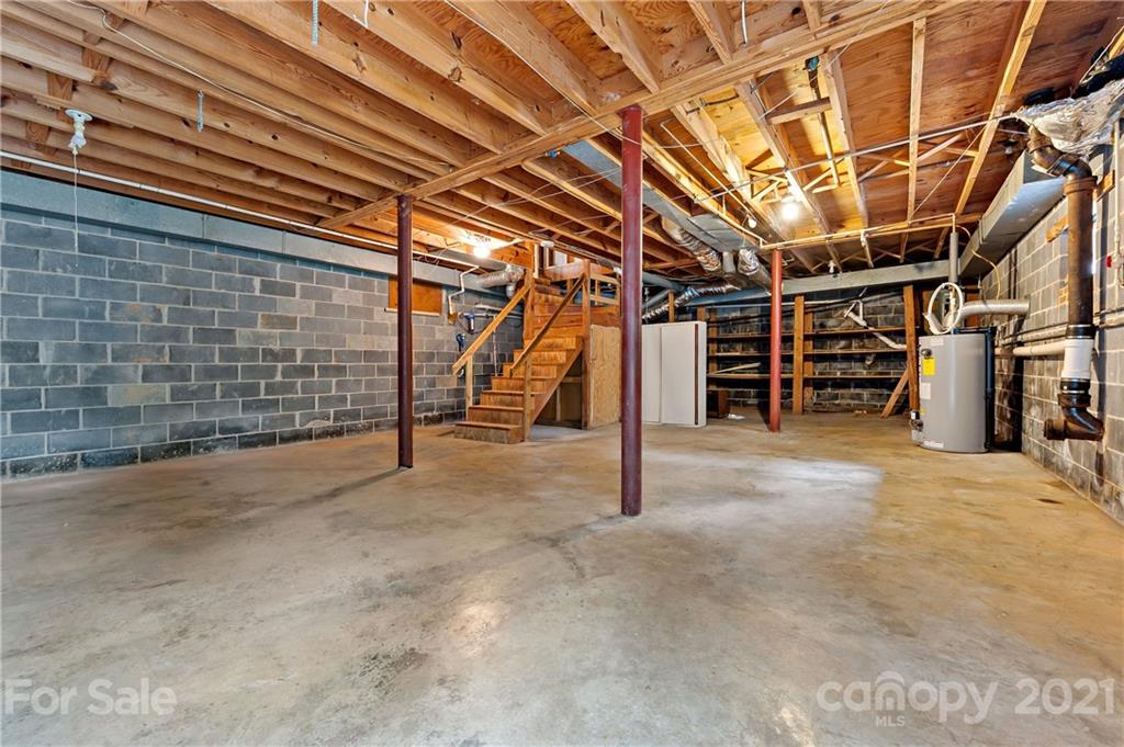 1039 Golf Course Road Old Fort NC 28762