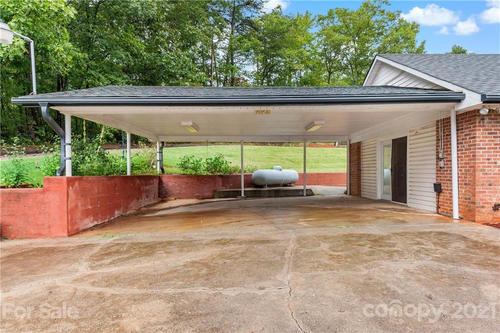 1039 Golf Course Road Old Fort NC 28762