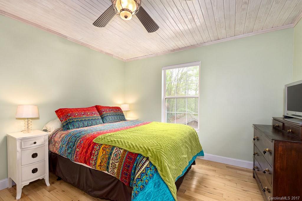 86 Black Bear Trail Black Mountain NC 28711