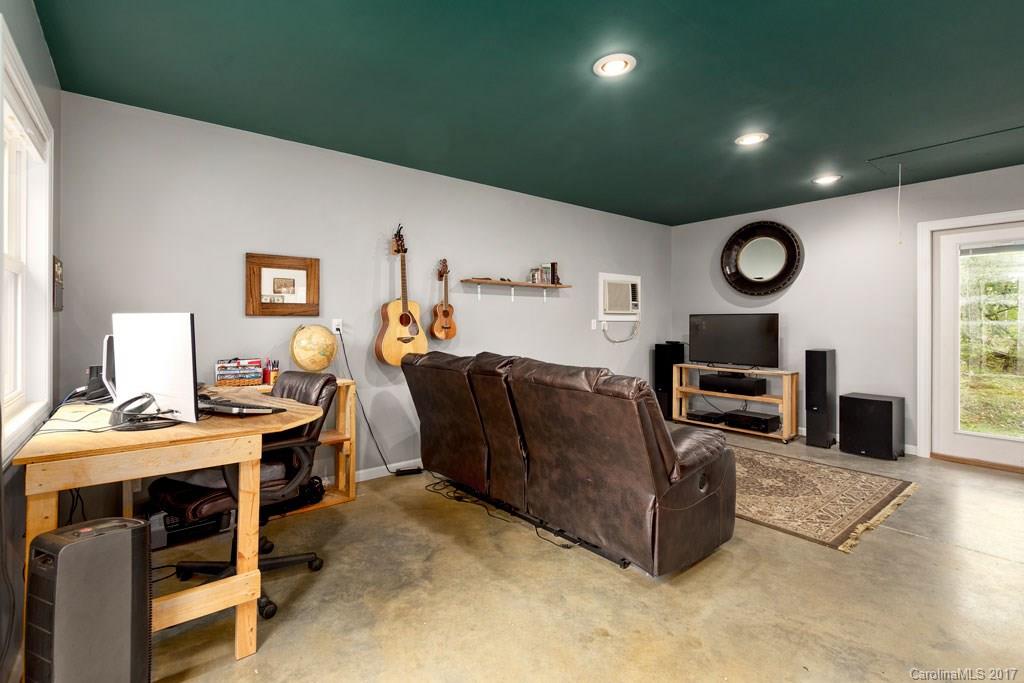 86 Black Bear Trail Black Mountain NC 28711