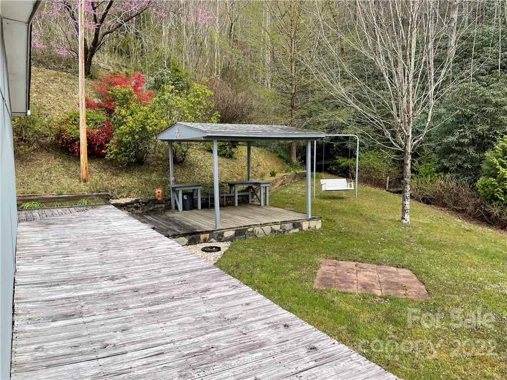 2020 Peppers Creek Road Marion NC 28752