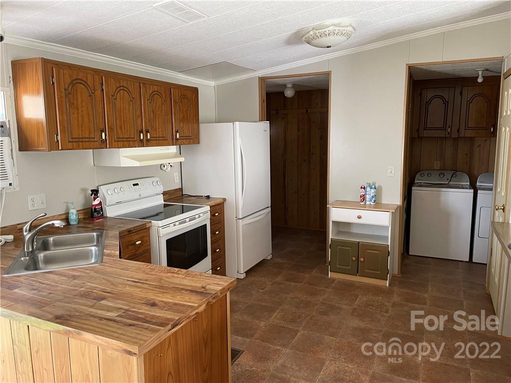 2020 Peppers Creek Road Marion NC 28752