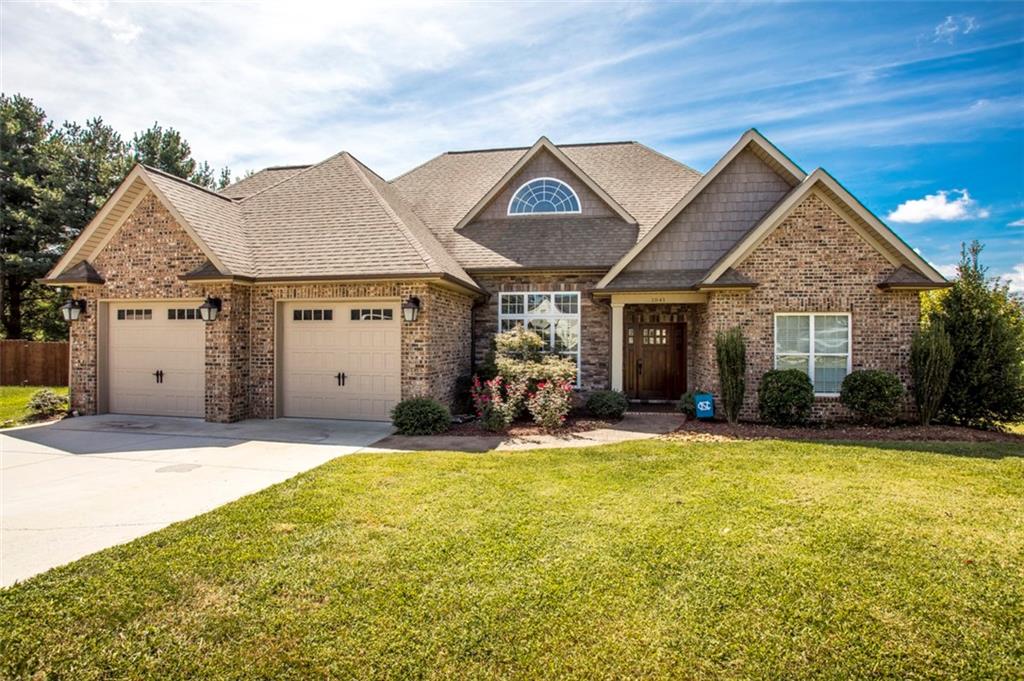1841 Waterbury Court Hickory NC 28602