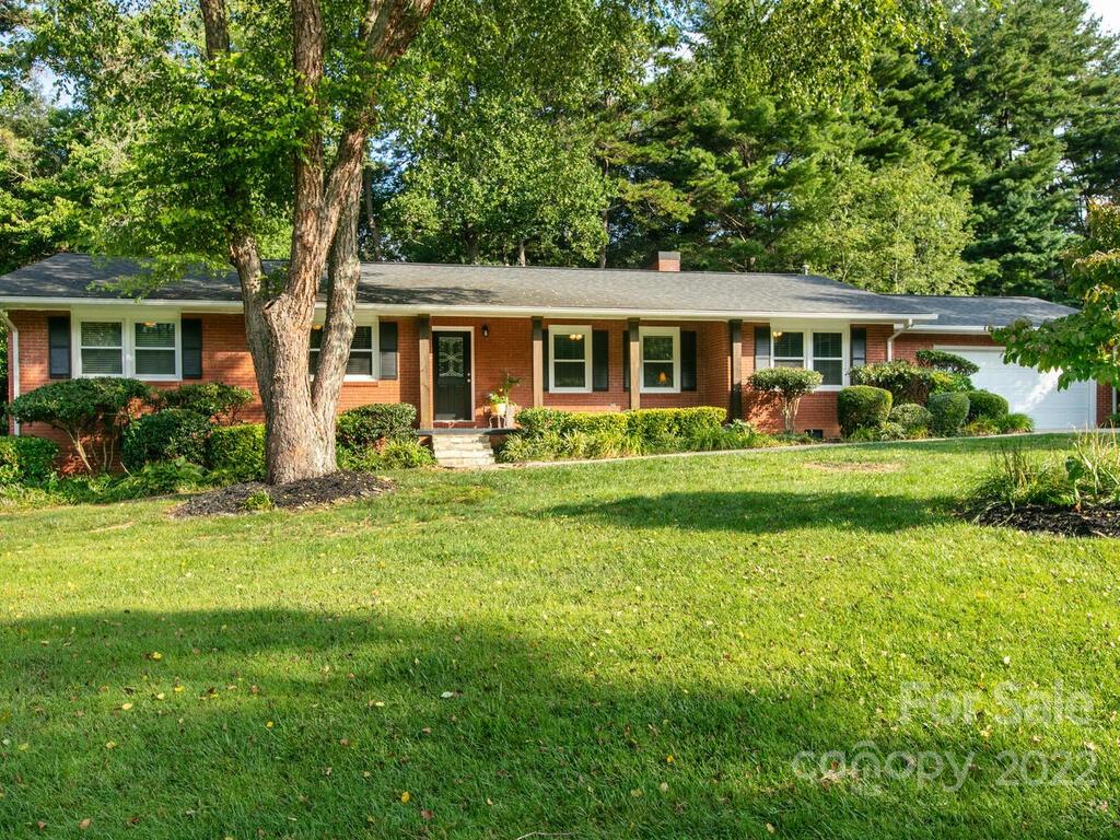 16 Braddock Way Asheville NC 28803