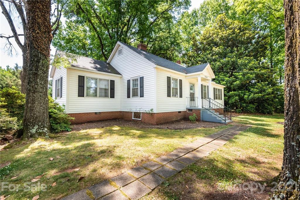 2648 N Ashe Avenue Newton NC 28658