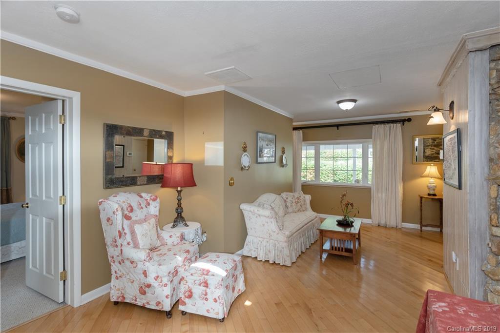 15 Winding Way Fairview NC 28730