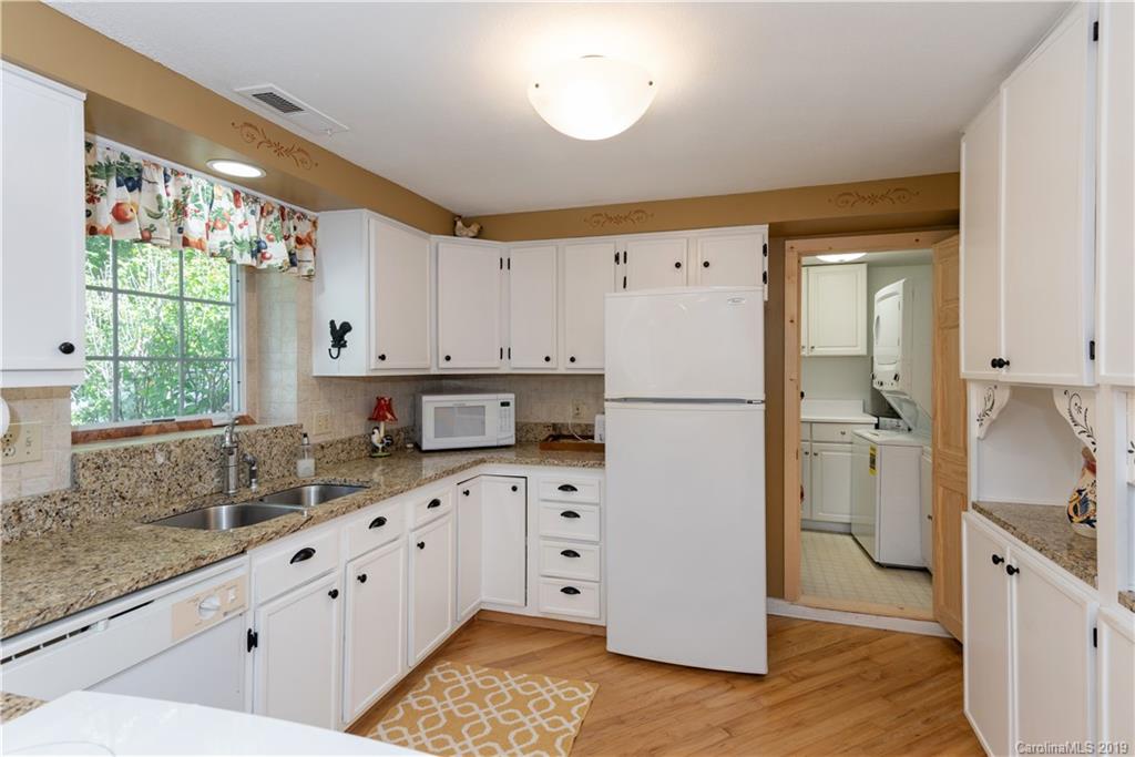 15 Winding Way Fairview NC 28730