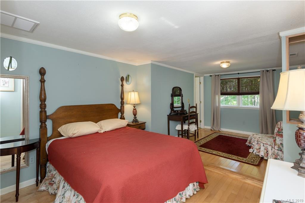 15 Winding Way Fairview NC 28730