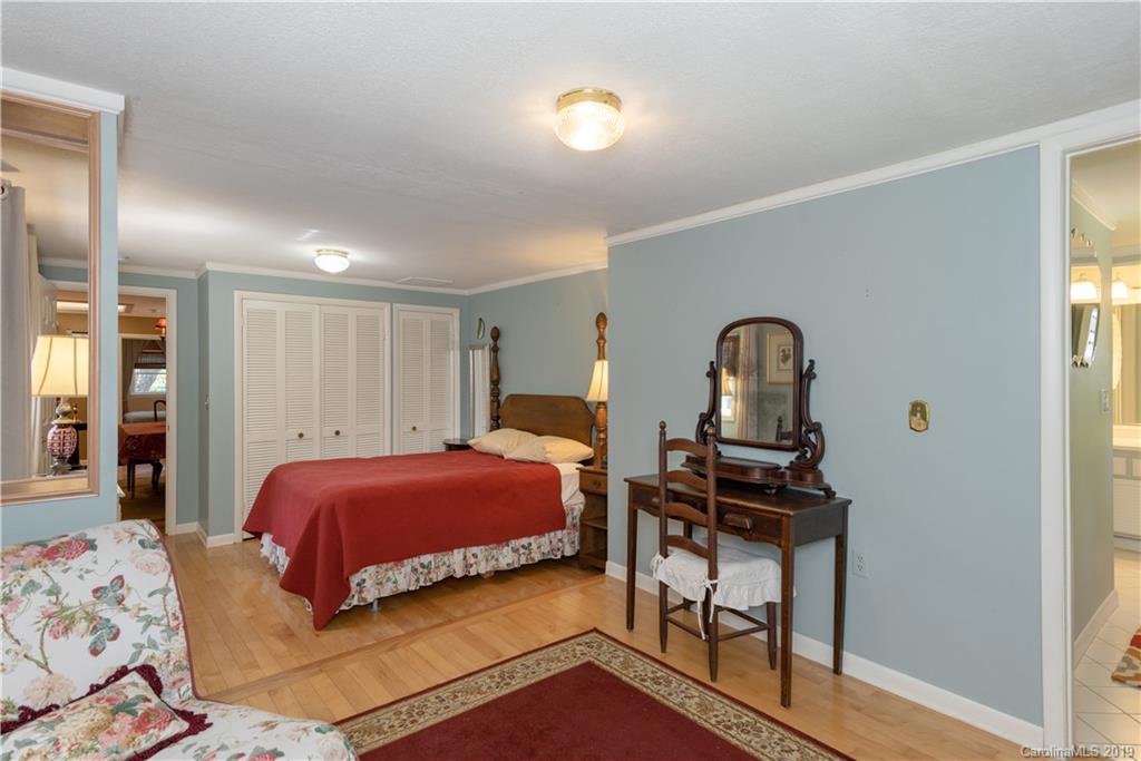 15 Winding Way Fairview NC 28730