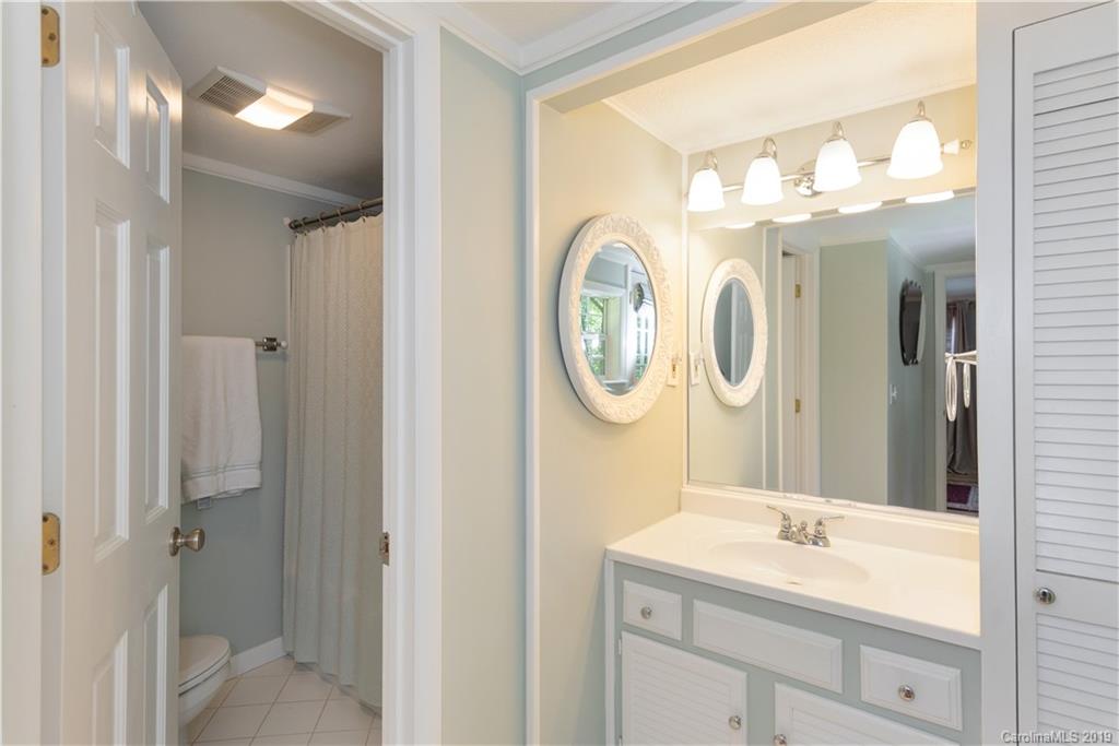 15 Winding Way Fairview NC 28730