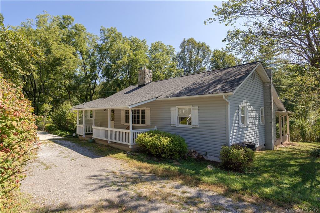 15 Winding Way Fairview NC 28730