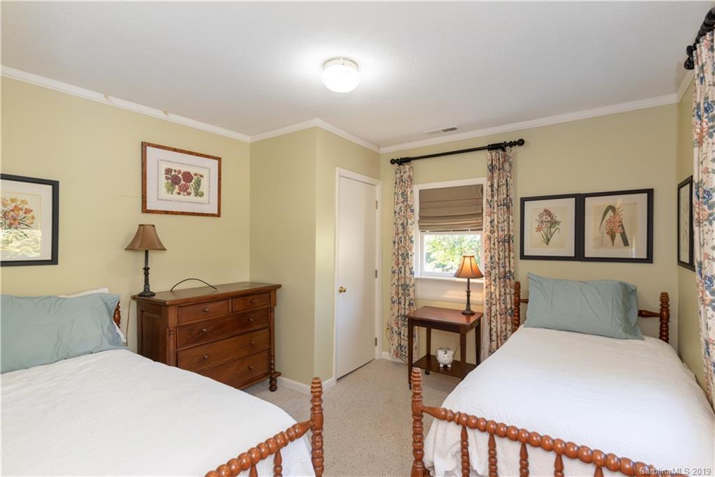 15 Winding Way Fairview NC 28730