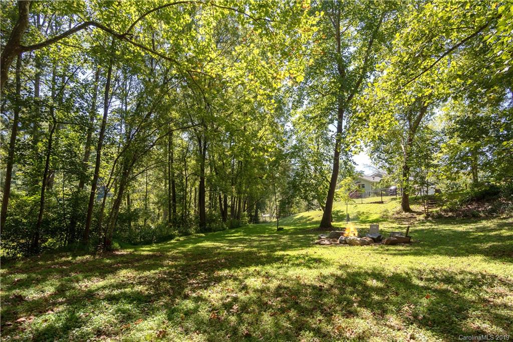 15 Winding Way Fairview NC 28730