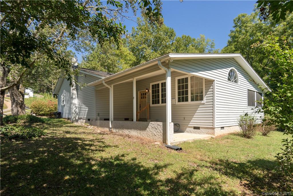 15 Winding Way Fairview NC 28730