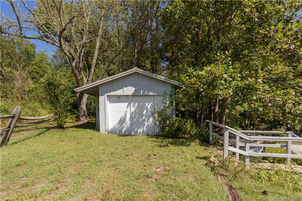 15 Winding Way Fairview NC 28730