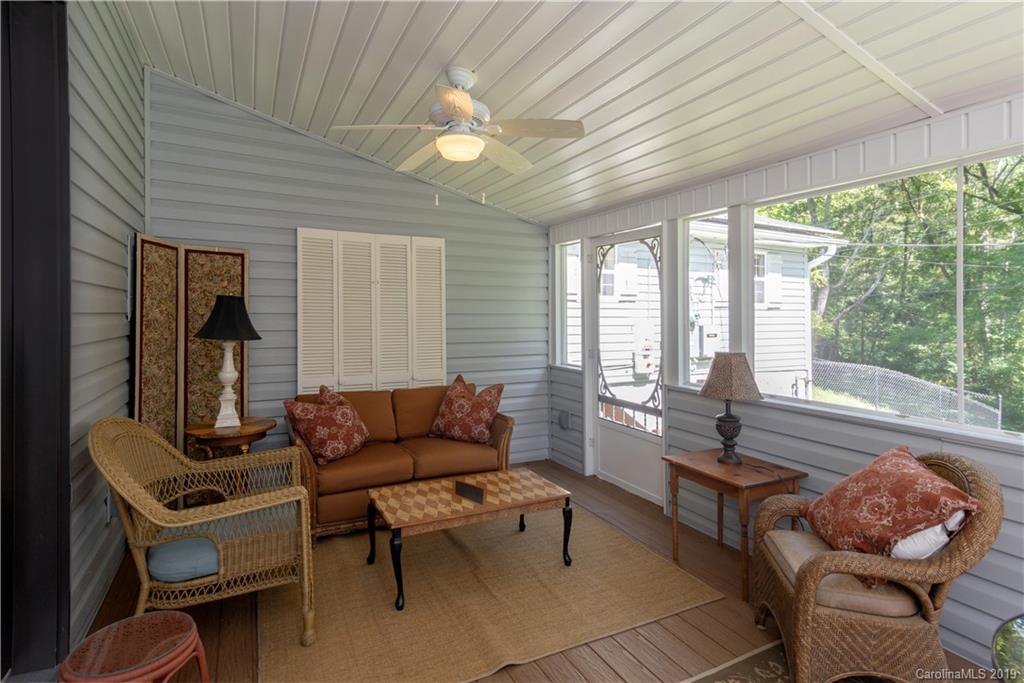 15 Winding Way Fairview NC 28730