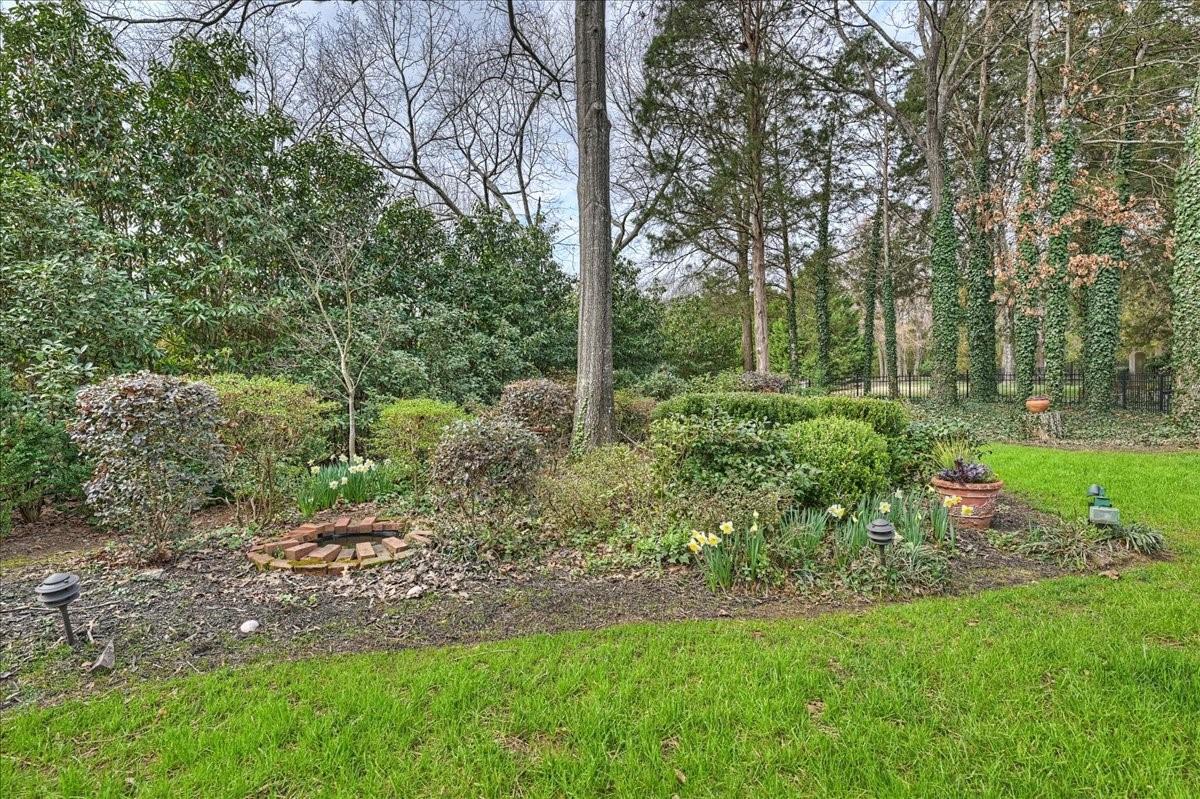7006 Whitemarsh Court Charlotte NC 28210