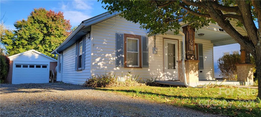 40 Boone Street Burnsville NC 28714