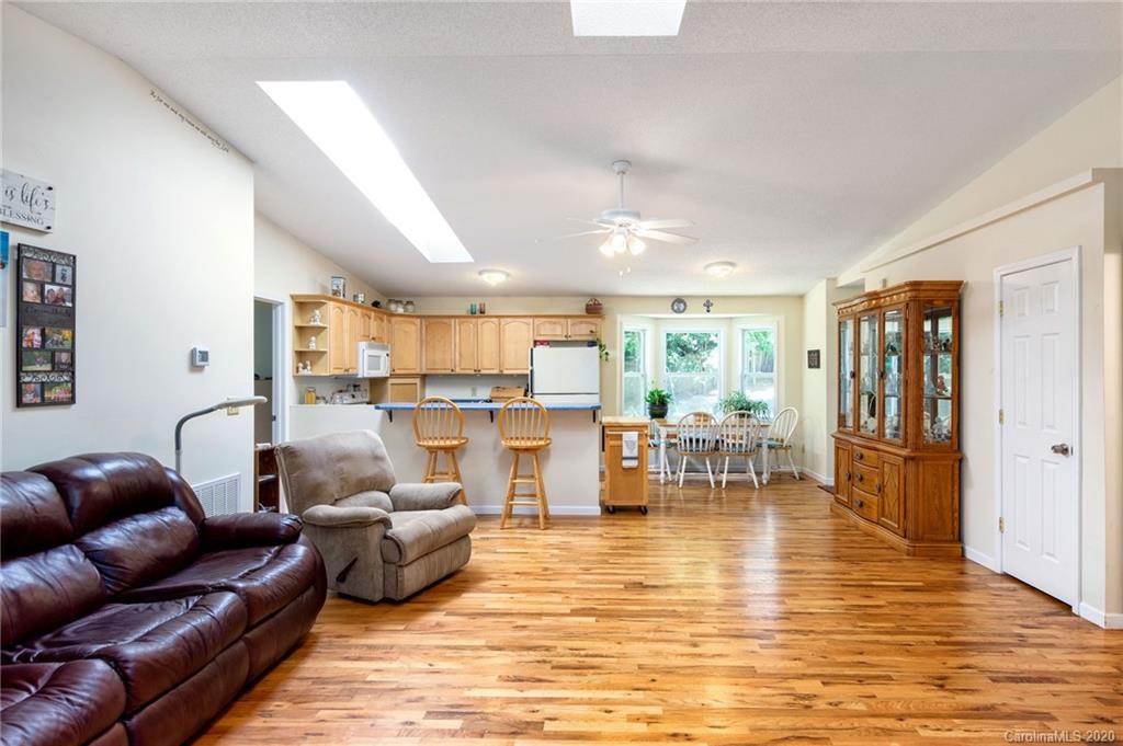 24 Carrier Place Asheville NC 28806