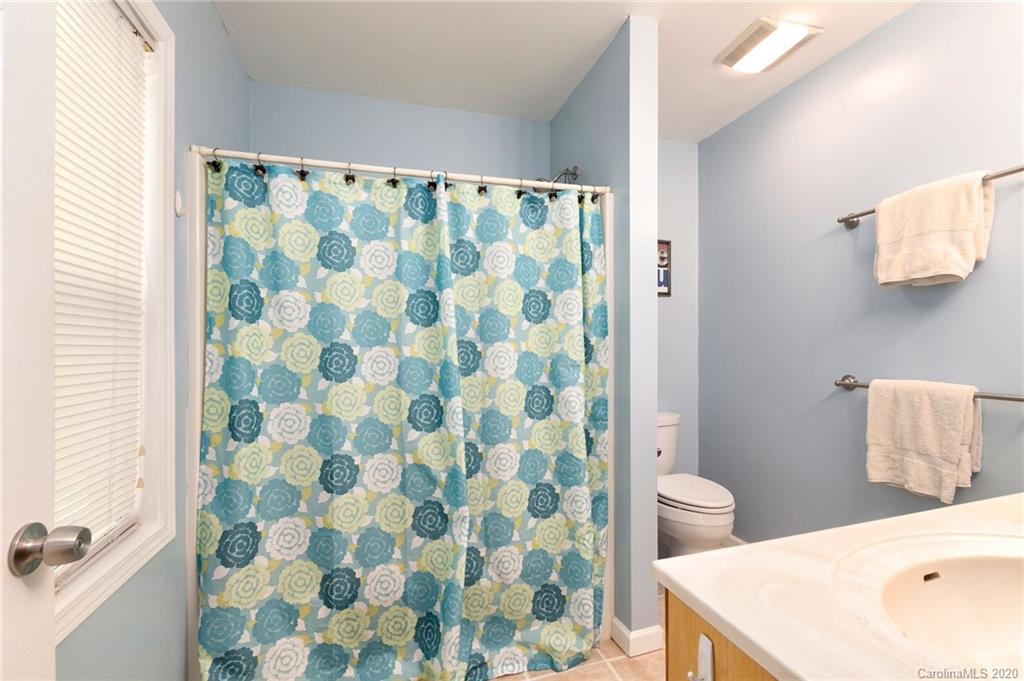 24 Carrier Place Asheville NC 28806