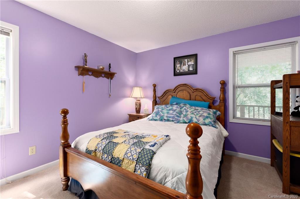 24 Carrier Place Asheville NC 28806
