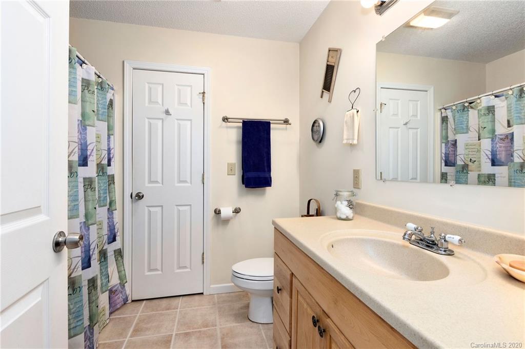 24 Carrier Place Asheville NC 28806