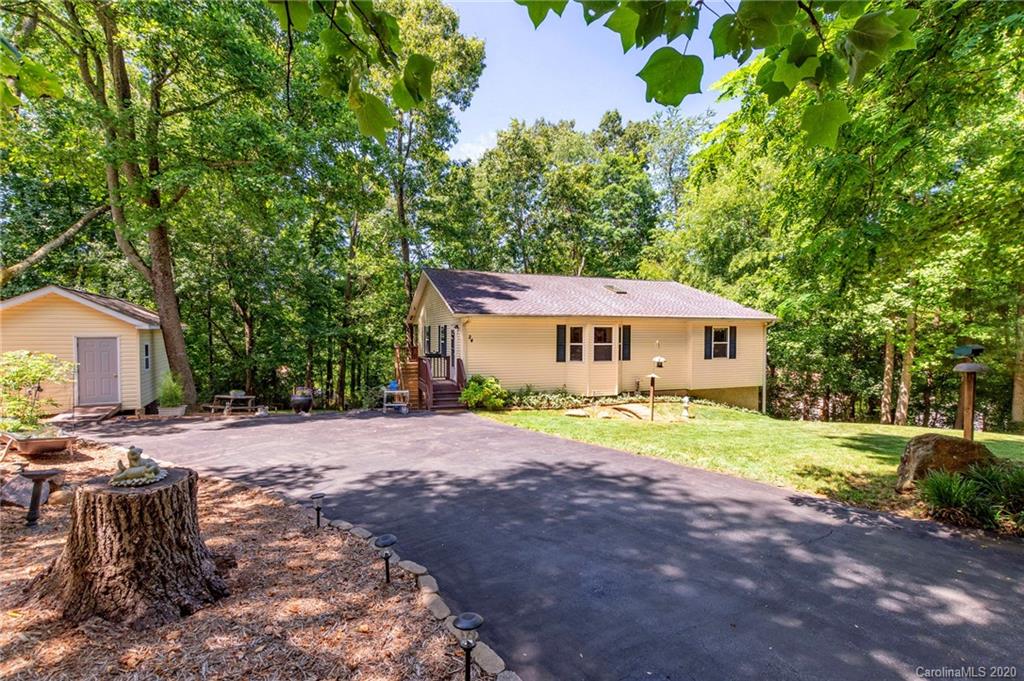 24 Carrier Place Asheville NC 28806