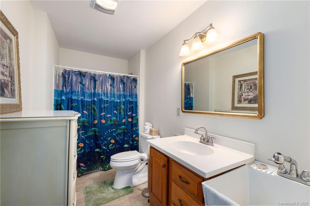24 Carrier Place Asheville NC 28806