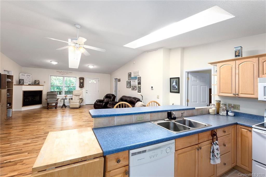 24 Carrier Place Asheville NC 28806